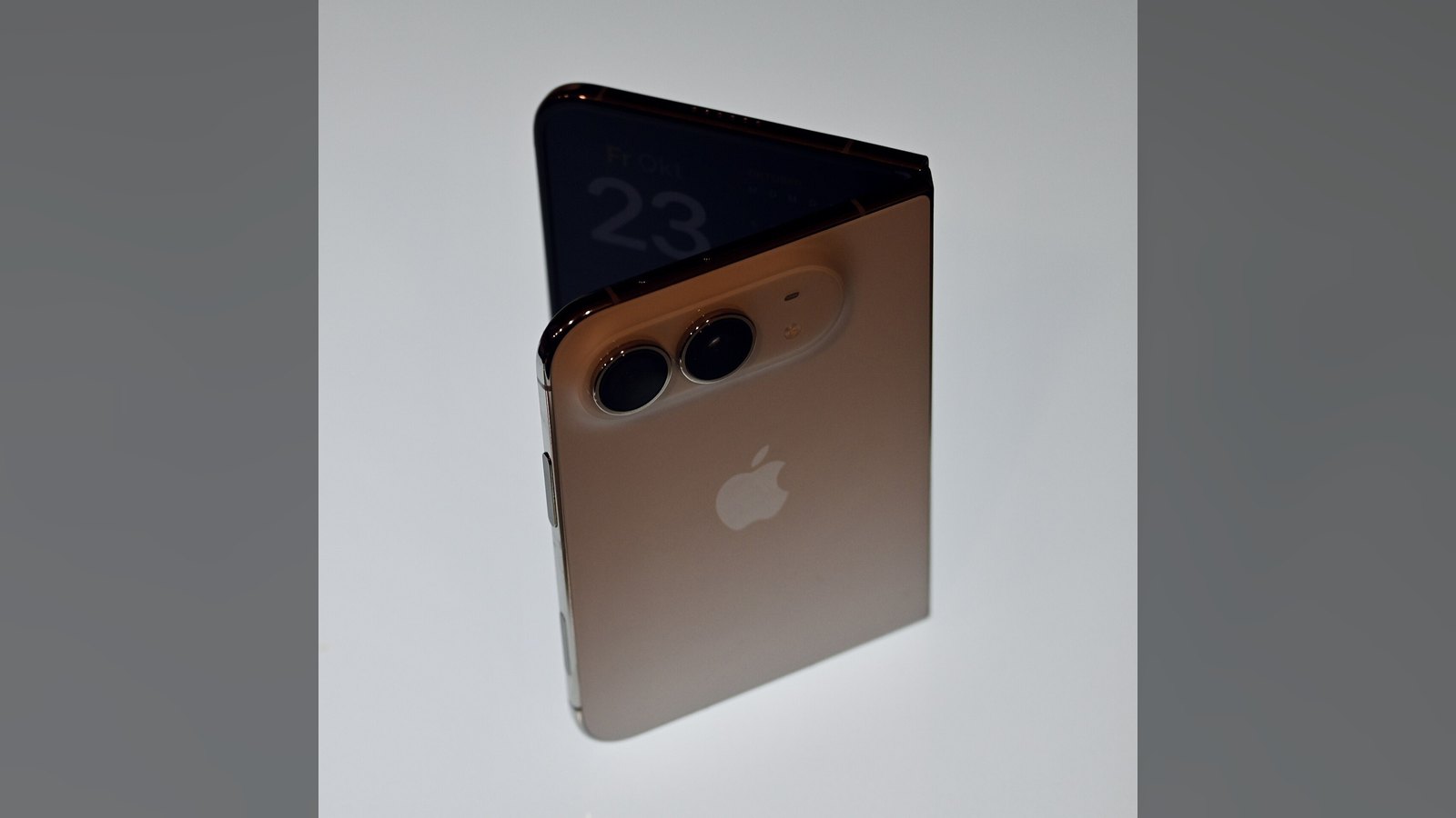 iPhone Duo at $1,999: late January waits for some, Apple Store pickup for others
